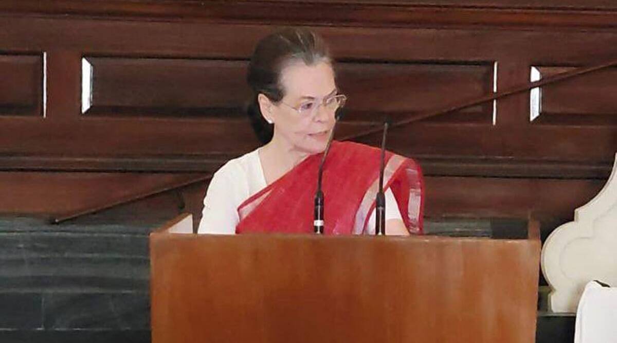 बीजेपी सरकार पर कांग्रेस अध्यक्ष सोनिया गांधी का पलटवार, कहा, विपक्ष को खामोश कराने की कोशिश को करेंगे नाकाम बीजेपी सरकार पर कांग्रेस अध्यक्ष सोनिया गांधी का पलटवार, कहा, विपक्ष को खामोश कराने की कोशिश को करेंगे नाकाम