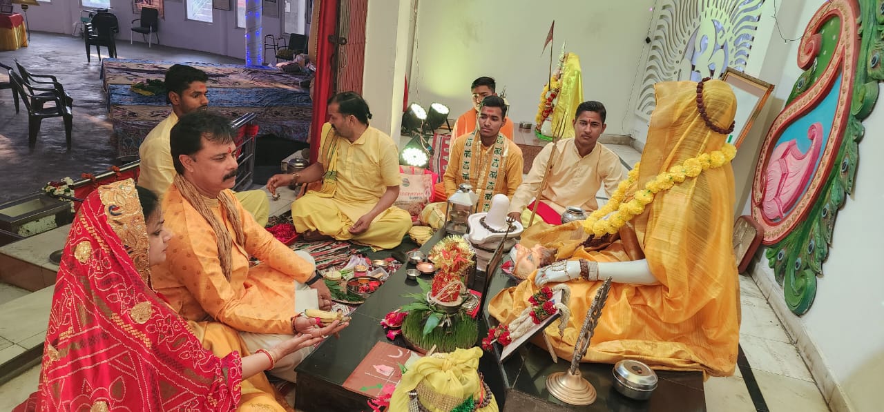 पीतांबर रंग मे रंगा 51 शक्तिपीठ