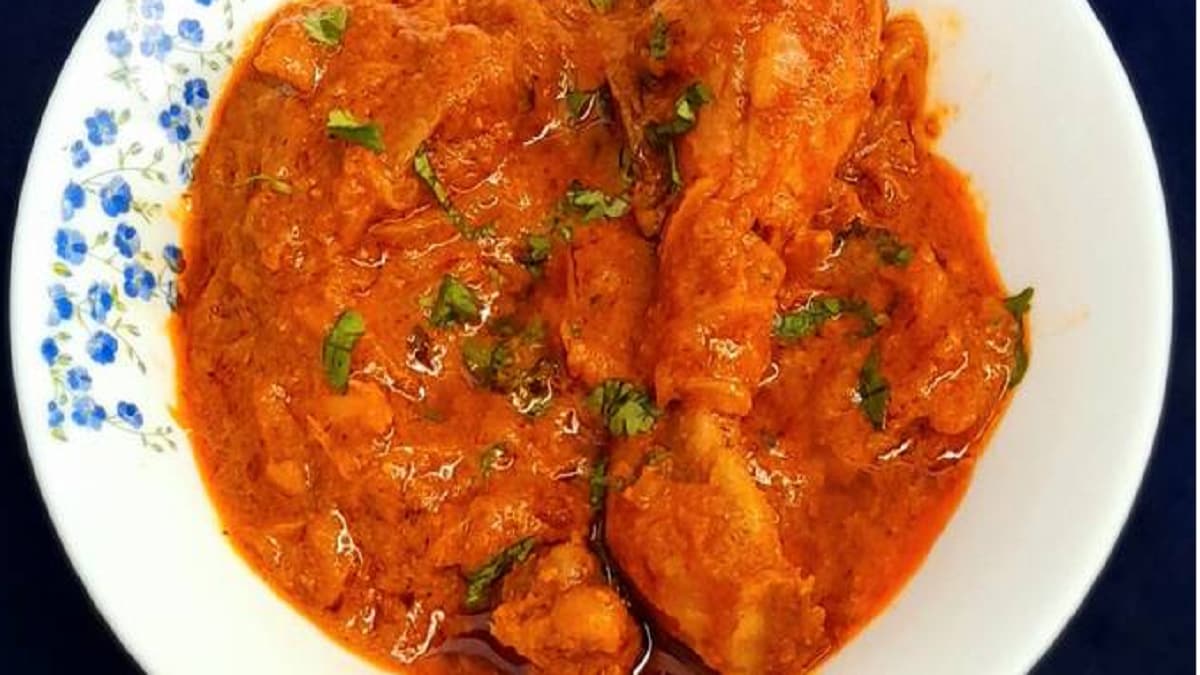 इस संडे बच्चो को खिलाएं ये स्पाइसी मुगलई चिकन हांडी, नोट करें रेसिपी इस संडे बच्चो को खिलाएं ये स्पाइसी मुगलई चिकन हांडी, नोट करें रेसिपी