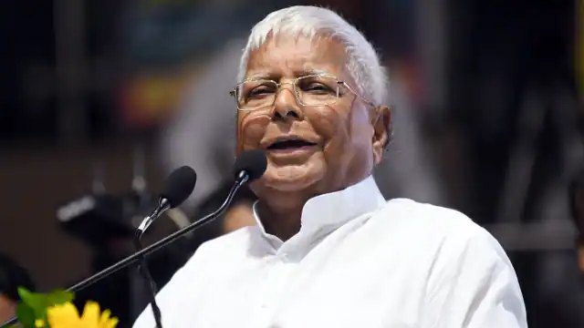 ईडी की रेड पर भड़के लालू यादव ने बीजेपी को दी बड़ी चुनौती ईडी की रेड पर भड़के लालू यादव ने बीजेपी को दी बड़ी चुनौती
