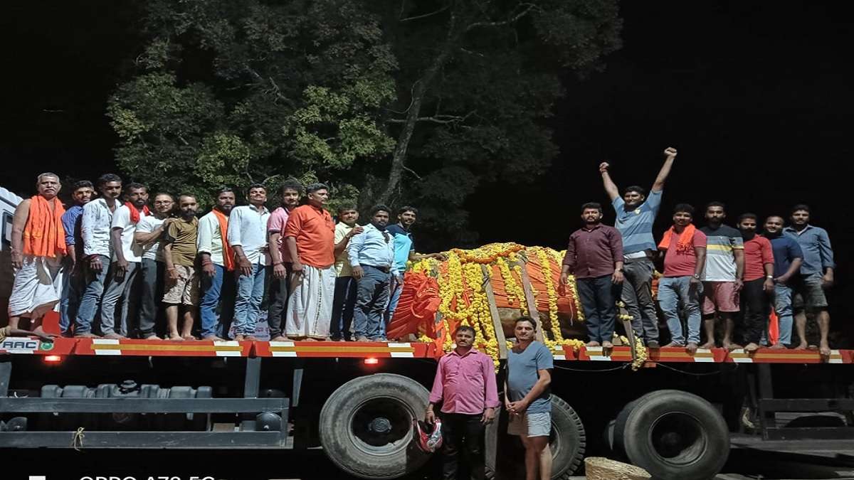राम लला की मूर्ति के निर्माण के लिए कर्नाटक से रवाना हुई एक विशाल शिला… राम लला की मूर्ति के निर्माण के लिए कर्नाटक से रवाना हुई एक विशाल शिला…