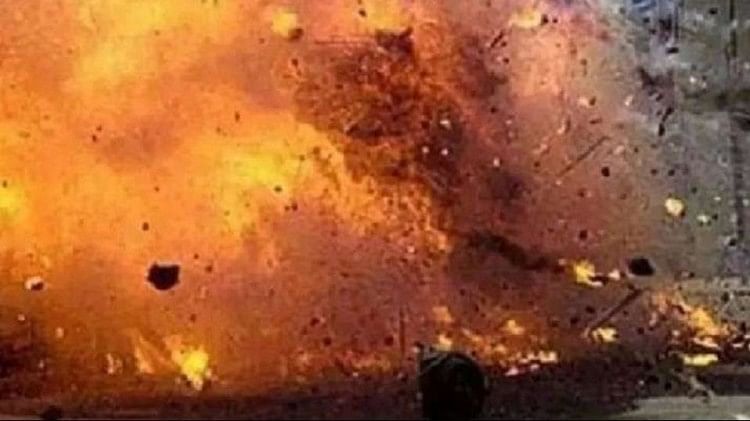 केरल के कन्नूर जिले में बम फटने की घटना आई सामने, 2 लोग घायल केरल के कन्नूर जिले में बम फटने की घटना आई सामने, 2 लोग घायल