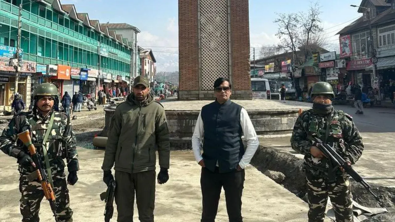 जानें किस वजह से गुजरात सीएम के PRO ने दिया इस्तीफा… जानें किस वजह से गुजरात सीएम के PRO ने दिया इस्तीफा…