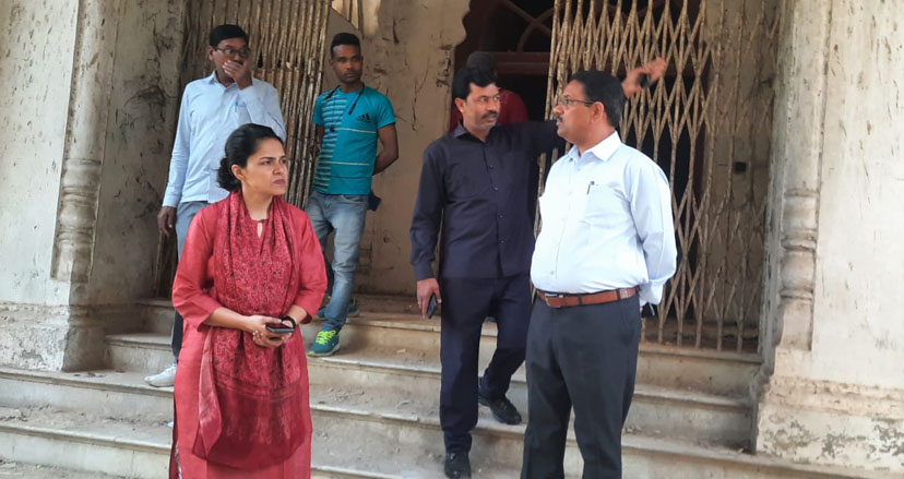मंडलायुक्त डॉ. रोशन जैकब ने बटलर पैलेस का किया निरीक्षण मंडलायुक्त डॉ. रोशन जैकब ने बटलर पैलेस का किया निरीक्षण