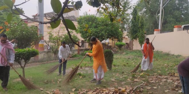 सम्पूर्णानन्द संस्कृत विश्वविद्यालय में चला वृहद स्वच्छता अभियान