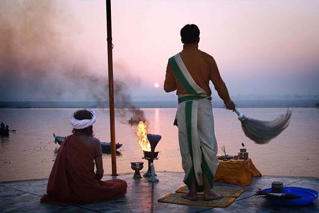 क्या आप जानते हैं कि गंगा स्नान से ना केवल आध्यात्मिक लाभ मिलता है बल्कि इसके वैज्ञानिक फायदे भी हैं? क्या आप जानते हैं कि गंगा स्नान से ना केवल आध्यात्मिक लाभ मिलता है बल्कि इसके वैज्ञानिक फायदे भी हैं?