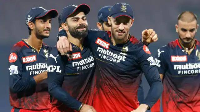 रॉयल चैलेंजर्स बैंगलोर और चेन्नई सुपरकिंग्स के बीच आज आईपीएल 2023 का 24वां मैच खेला जाएगा रॉयल चैलेंजर्स बैंगलोर और चेन्नई सुपरकिंग्स के बीच आज आईपीएल 2023 का 24वां मैच खेला जाएगा