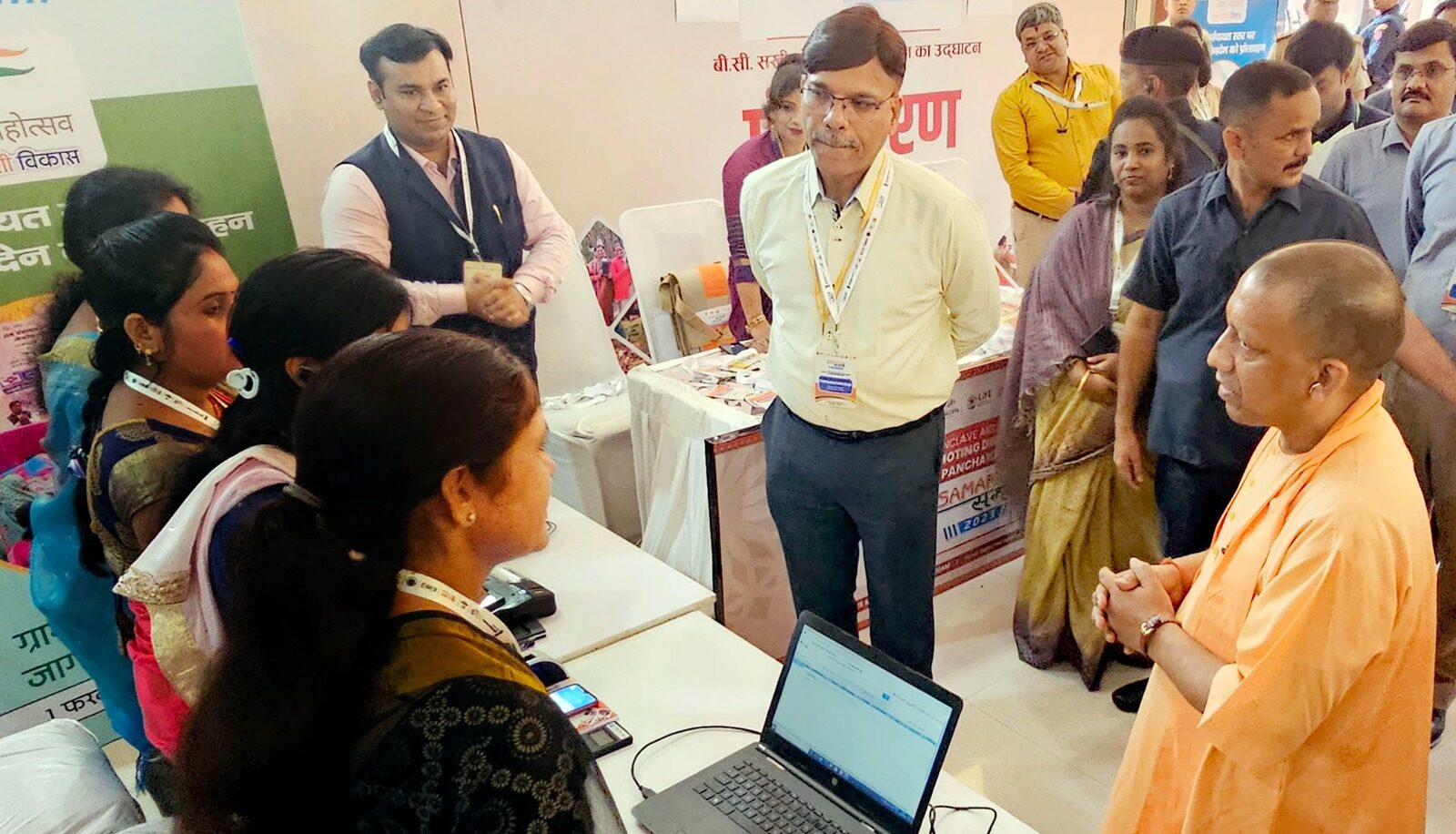 बैंकिंग के अलावा अन्य कार्यों में भी भागीदार बनेंगी बीसी सखीः सीएम योगी बैंकिंग के अलावा अन्य कार्यों में भी भागीदार बनेंगी बीसी सखीः सीएम योगी