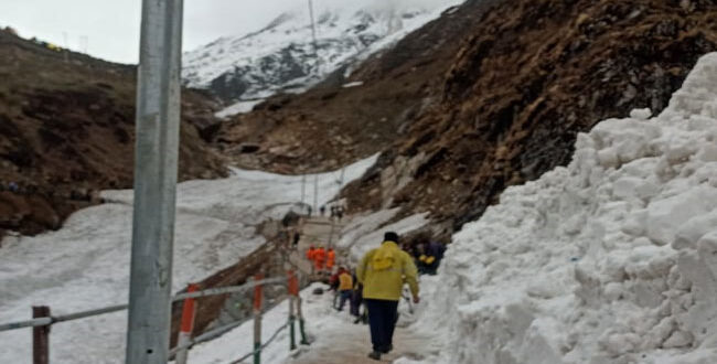 केदारनाथ धाम यात्रा मार्ग भैरव ग्लेशियर टूटने के कारण मार्ग बंद..