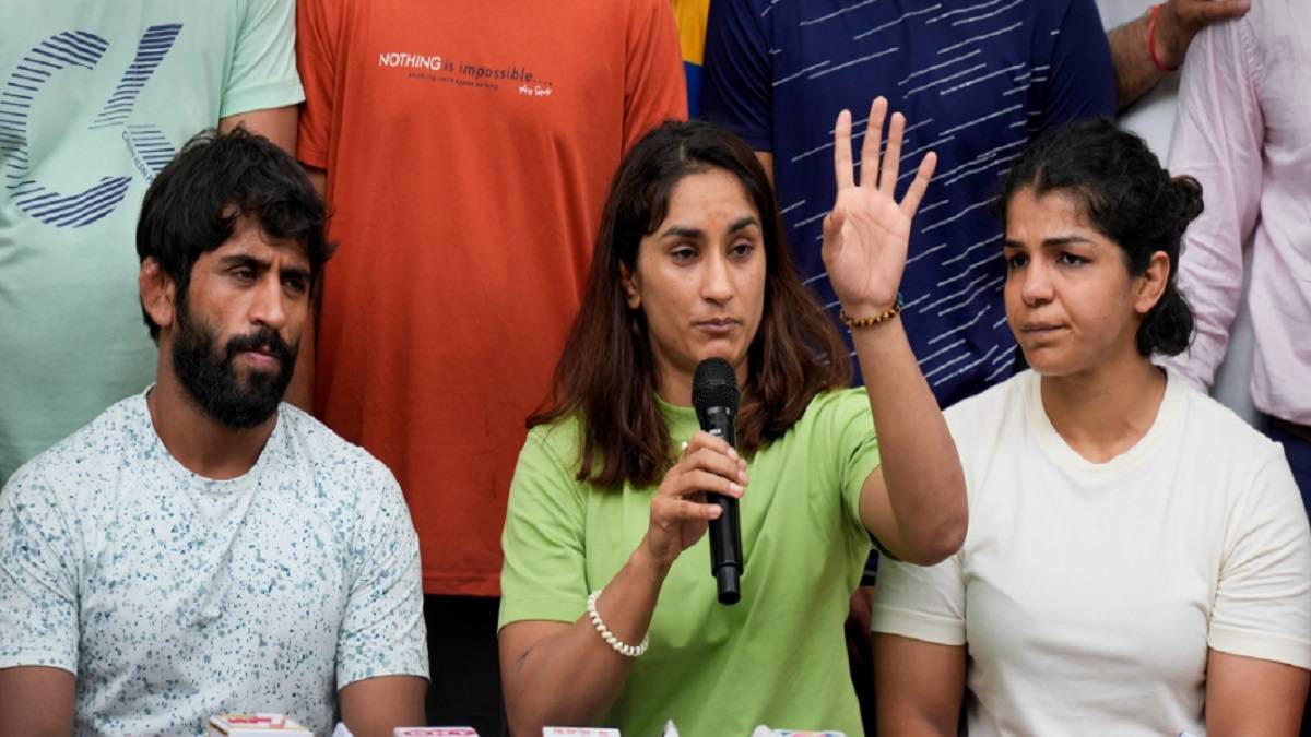पहलवान विनेश फोगाट ने अनुराग ठाकुर पर लगाया ये बड़ा आरोप… पहलवान विनेश फोगाट ने अनुराग ठाकुर पर लगाया ये बड़ा आरोप…