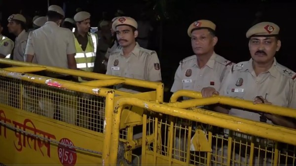प्रदर्शन कर रहे खिलाड़ियों ने पुलिस पर लगाया उन पर हमला करने व अभद्र भाषा का इस्तेमाल करने का आरोप प्रदर्शन कर रहे खिलाड़ियों ने पुलिस पर लगाया उन पर हमला करने व अभद्र भाषा का इस्तेमाल करने का आरोप