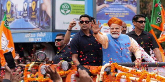 पीएम मोदी ने बेंगलुरु में लगातार दूसरे दिन भी किया रोड शो…