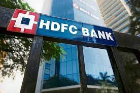 बीएसई पर HDFC बैंक के शेयर 5.56 प्रतिशत गिरकर 1,631 रुपये के निचले स्तर पर आ गए..