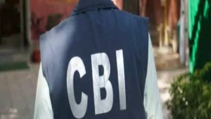 सीबीआई ने गुजरात राजकोट में क्षेत्रीय भविष्य निधि आयुक्त से 20 लाख रुपये की रिश्वत मांगने के मामले में एक निजी सलाहकार को किया गिरफ्तार
