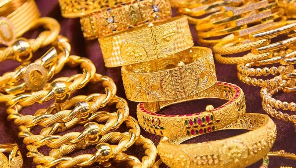 शादियों के सीजन के बीच सोने-चांदी के भाव में आज राहत