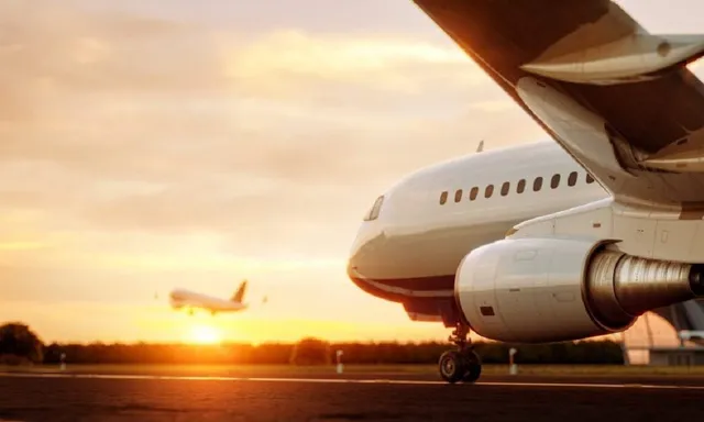 मणिपुर में हिंसा के चलते अब फ्लाइट की टिकटें हुई महंगी , इंफाल-कोलकाता रूट पर हवाई टिकट लगभग 5-6 गुना बढ़ा मणिपुर में हिंसा के चलते अब फ्लाइट की टिकटें हुई महंगी , इंफाल-कोलकाता रूट पर हवाई टिकट लगभग 5-6 गुना बढ़ा