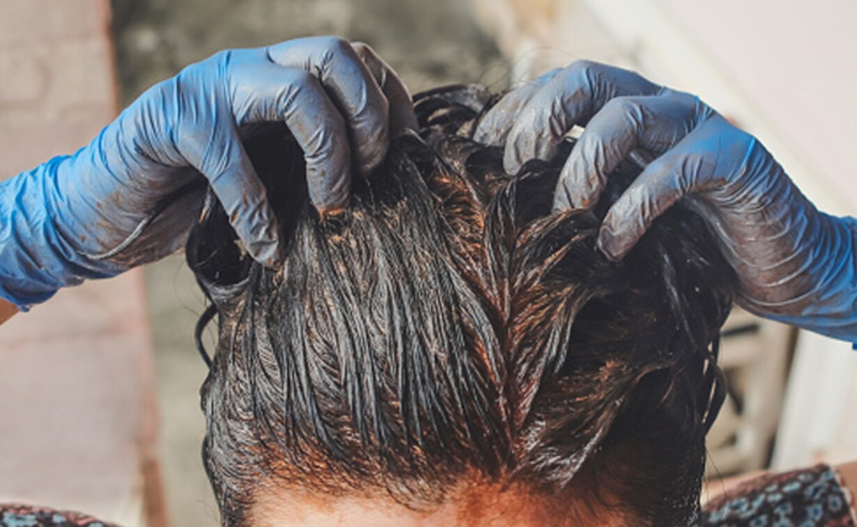 अगर आप लॉन्ग हेयर चाहती हैं, तो आप मेहंदी में प्याज मिलाकर लगाएं अगर आप लॉन्ग हेयर चाहती हैं, तो आप मेहंदी में प्याज मिलाकर लगाएं