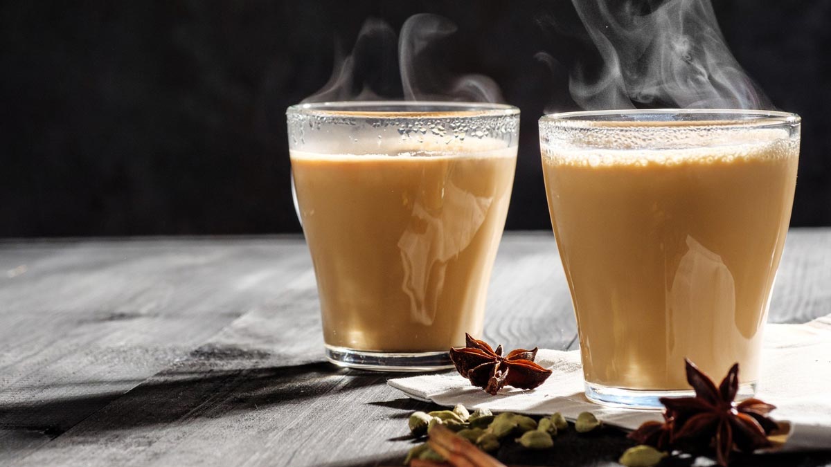 यहां हम बता रहे हैं परफेक्ट चाय बनाने का तरीका और कैसे तैयार करें चाय मसाला.. यहां हम बता रहे हैं परफेक्ट चाय बनाने का तरीका और कैसे तैयार करें चाय मसाला..