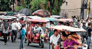 लखनऊ शहर की ट्रैफिक व्यवस्था में बड़ी बाधा बने ई-रिक्शा की भीड़ को नियंत्रित करने के लिए तैयार किया ये प्रस्ताव…