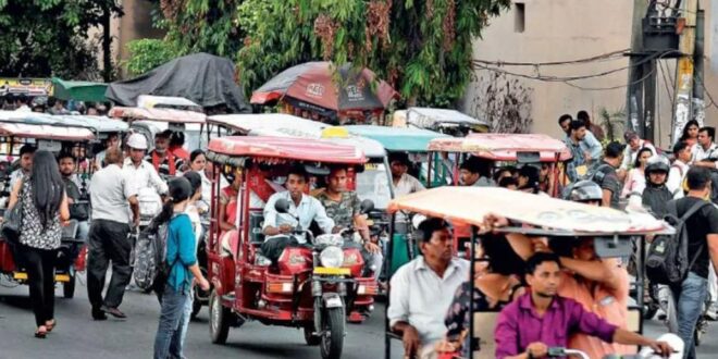 लखनऊ शहर की ट्रैफिक व्यवस्था में बड़ी बाधा बने ई-रिक्शा की भीड़ को नियंत्रित करने के लिए तैयार किया ये प्रस्ताव…