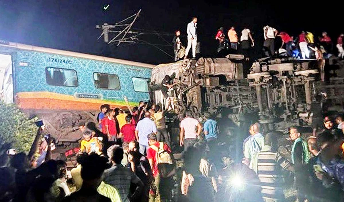 ओडिशा में हुए ट्रेन हादसे से पूरे देश में शोक की लहर है,ओडिशा और तमिलनाडु में एक दिवसीय राजकीय शोक किया गया घोषित