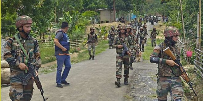  मणिपुर के हिंसा प्रभावित इलाकों में राज्य पुलिस लगातार चल रही है सर्च अभियान..