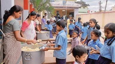  प्रशासन को ज्ञापन देकर स्कूल में ही MDM के संचालन की मांग की..