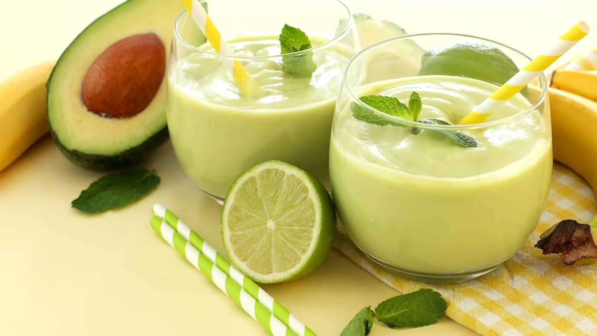 झुलसती गर्मी में शरीर को ठण्डक देने के लिए एवोकाडो की लस्सी का करें सेवन, आइये जानें बनाने का तरीका-