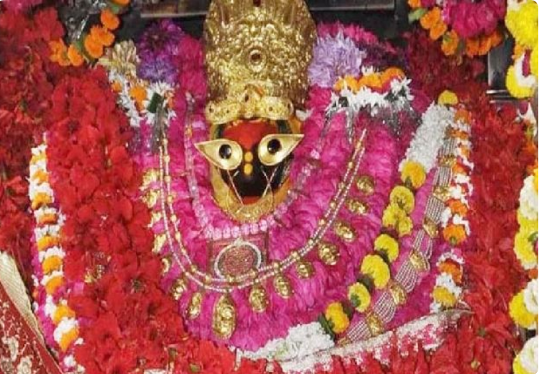 विन्ध्याचल में देश से ही नहीं विदेश से भी  श्रद्धालू बड़ी संख्या में आते हैं