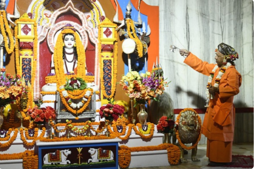 CM योगी आज गोरखपुर में रथ पर होंगे सवार, प्रभु श्रीराम और माता सीता की करेंगे आरती