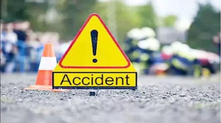 कर्नाटक में भीषण सड़क हादसा में 12 लोगों की मौके पर मौत कर्नाटक में भीषण सड़क हादसा में 12 लोगों की मौके पर मौत