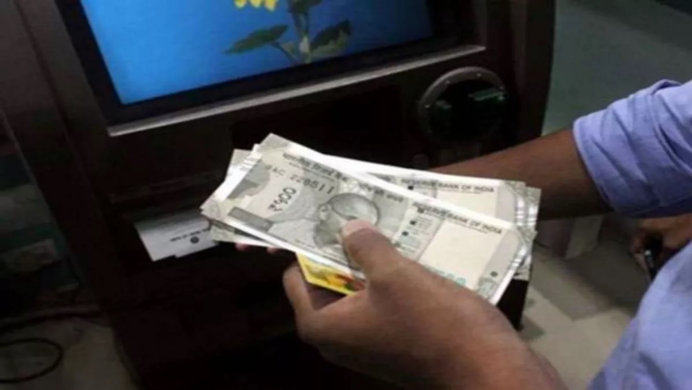 जाने बिना ATM Card के कैश कैसे निकलें, SBI के ग्राहक के लिए खुश खबरी जाने बिना ATM Card के कैश कैसे निकलें, SBI के ग्राहक के लिए खुश खबरी