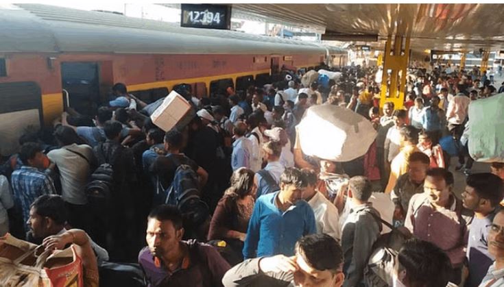 जाने दिल्ली के कोन से दो स्टेशनों पर प्लेटफॉर्म टिकट बंद? जाने दिल्ली के कोन से दो स्टेशनों पर प्लेटफॉर्म टिकट बंद?