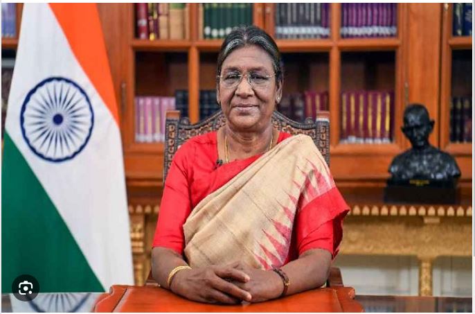 राष्ट्रपति द्रौपदी मुर्मू को मिलेगा नया मतदाता पहचान पत्र राष्ट्रपति द्रौपदी मुर्मू को मिलेगा नया मतदाता पहचान पत्र