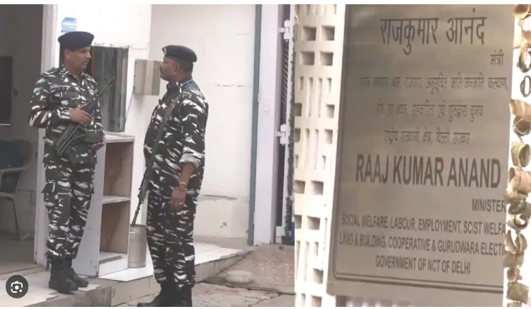 ED टीम ने मंत्री राजकुमार आनंद के 9 ठिकानों पर छापा मारा ED टीम ने मंत्री राजकुमार आनंद के 9 ठिकानों पर छापा मारा