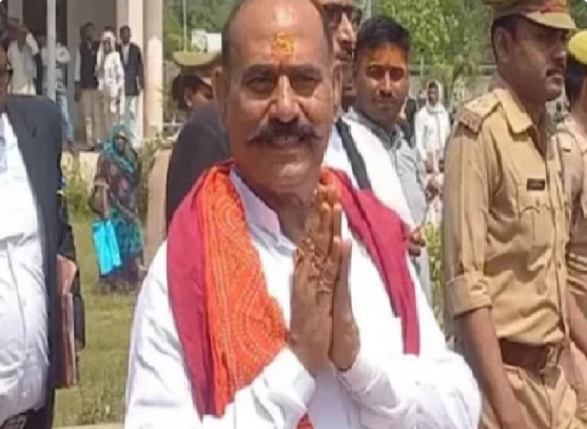 पूर्व विधायक विजय मिश्रा की गायिका से दुष्कर्म मामले में कोर्ट में होगी पेशी…. पूर्व विधायक विजय मिश्रा की गायिका से दुष्कर्म मामले में कोर्ट में होगी पेशी….