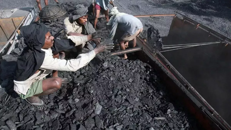 देश में बढ़ गया कोयले का प्रोडक्शन, नवंबर महीने में 11 फीसदी बढ़ा उत्पादन… देश में बढ़ गया कोयले का प्रोडक्शन, नवंबर महीने में 11 फीसदी बढ़ा उत्पादन…