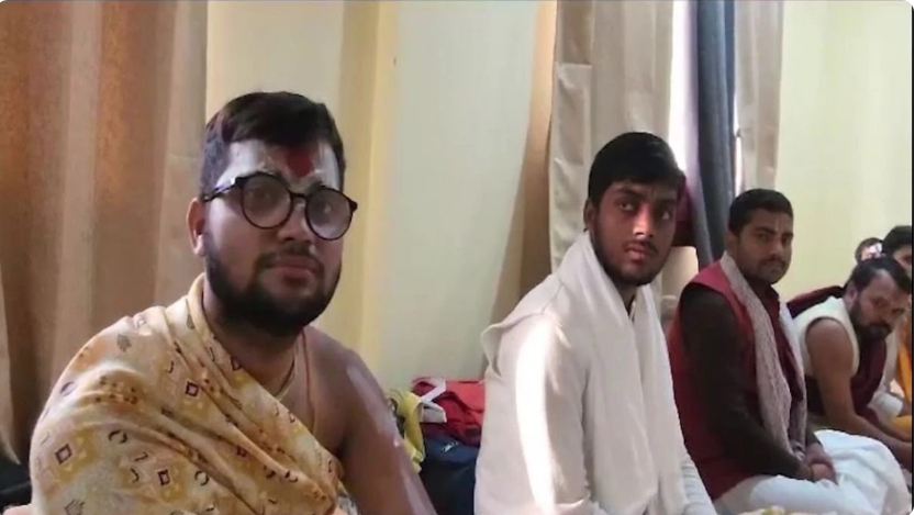 अयोध्या समाचार:रामलला के पुजारियों की 6 माह की ट्रेनिंग की शुरू अयोध्या समाचार:रामलला के पुजारियों की 6 माह की ट्रेनिंग की शुरू