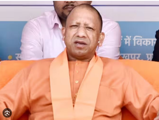 सीएम योगी ने मऊ हादसे में सभी मृतकों के परिजनों को आर्थिक मदद के दिए निर्देश,जाने पूरा मामला सीएम योगी ने मऊ हादसे में सभी मृतकों के परिजनों को आर्थिक मदद के दिए निर्देश,जाने पूरा मामला