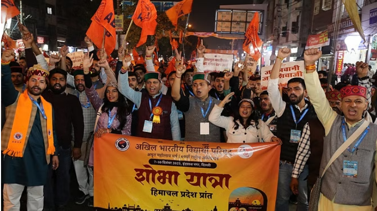शोभायात्रा में शक्ति,अभाविप के कार्यक्रम में सड़कों पर उमड़ा जन सैलाब शोभायात्रा में शक्ति,अभाविप के कार्यक्रम में सड़कों पर उमड़ा जन सैलाब