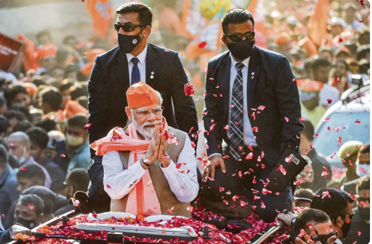 PM मोदी का काशी में 25 किलो गुलाब की पंखुड़ियों से होगा भव्य स्वागत PM मोदी का काशी में 25 किलो गुलाब की पंखुड़ियों से होगा भव्य स्वागत