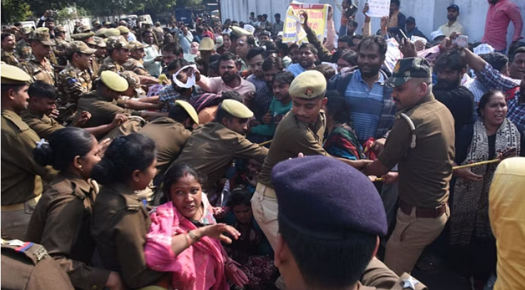 यूपी:सहायक शिक्षक भर्ती में बीएड अर्हता हटने का रास्ता साफ,जाने पूरा मामला यूपी:सहायक शिक्षक भर्ती में बीएड अर्हता हटने का रास्ता साफ,जाने पूरा मामला