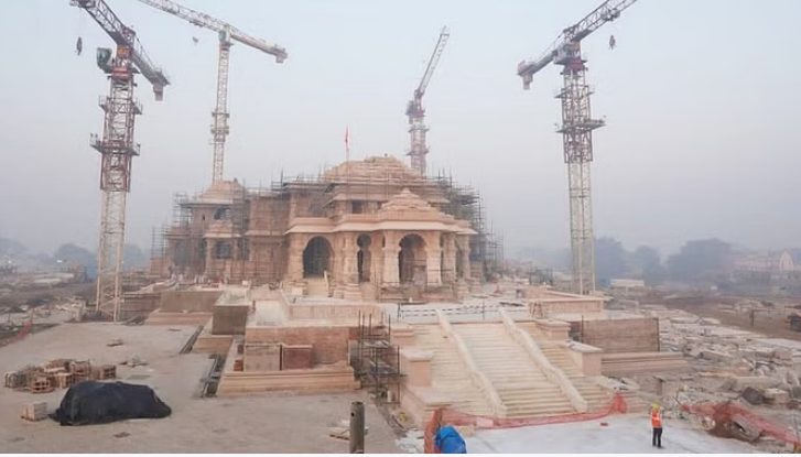 अयोध्या राम मंदिर की नींव के ये हैं पत्थर,पहली शिला तराशने वाले कारीगर रामलला के खास मेहमान अयोध्या राम मंदिर की नींव के ये हैं पत्थर,पहली शिला तराशने वाले कारीगर रामलला के खास मेहमान
