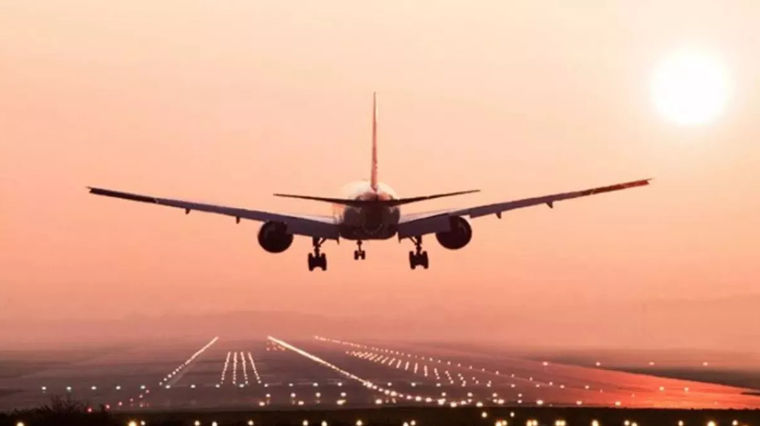 घने कोहरे के कारण दिल्ली-हैदराबाद समेत अन्य हवाईअड्डों पर उड़ान सेवाएं प्रभावित ! घने कोहरे के कारण दिल्ली-हैदराबाद समेत अन्य हवाईअड्डों पर उड़ान सेवाएं प्रभावित !