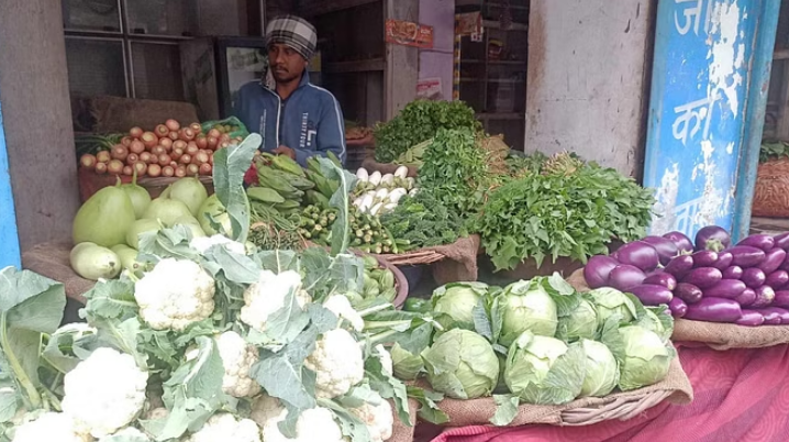 राहत की खबर: गोरखपुर मंडी में आईं देसी सब्जियों ने बाहरी के भाव गिराए