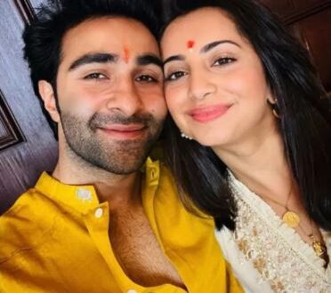 Aadar Jain ने किया गर्लफ्रेंड Alekha Advani को खास अंदाज में बर्थडे विश