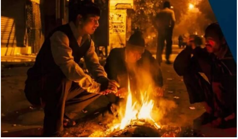पहाड़ों पर बर्फबारी तो मैदानी इलाकों में कोहरे ने बढ़ाई परेशानी पहाड़ों पर बर्फबारी तो मैदानी इलाकों में कोहरे ने बढ़ाई परेशानी