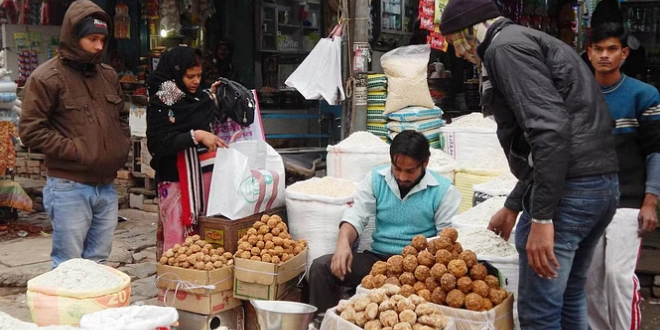 मकर संक्रांति पर महंगाई की मार,गुड़ और लाई भी महंगे