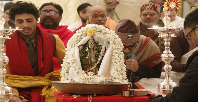 प्राण प्रतिष्ठा से पहले राम मंदिर में पूजा-अनुष्ठानों की झलकियां