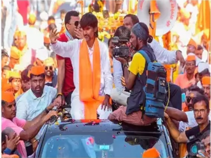 मराठा आंदोलन खत्म,सरकार ने मानी सभी मांगे… मराठा आंदोलन खत्म,सरकार ने मानी सभी मांगे…